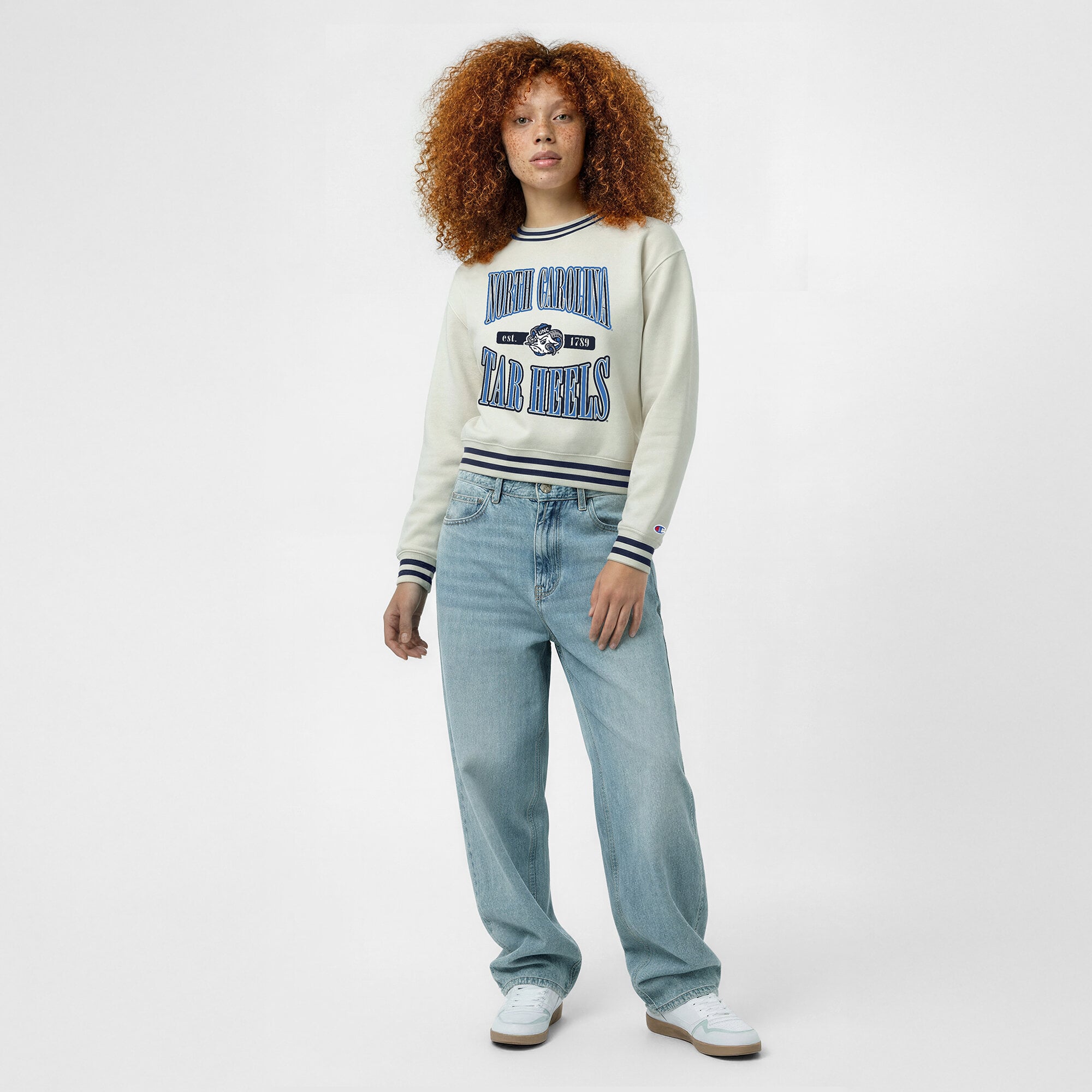 Women's Champion  White North Carolina Tar Heels Yarn Dye Rib Reverse Weave Crew Sweatshirt